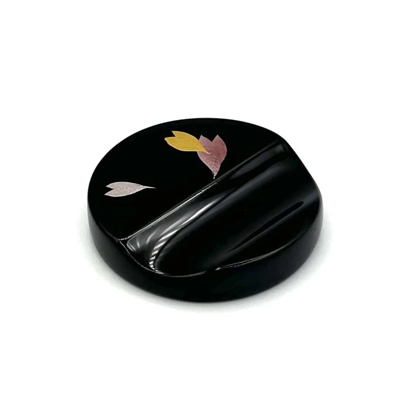Kawatsura-Nuri Round Sakura Design Chopstick Rest