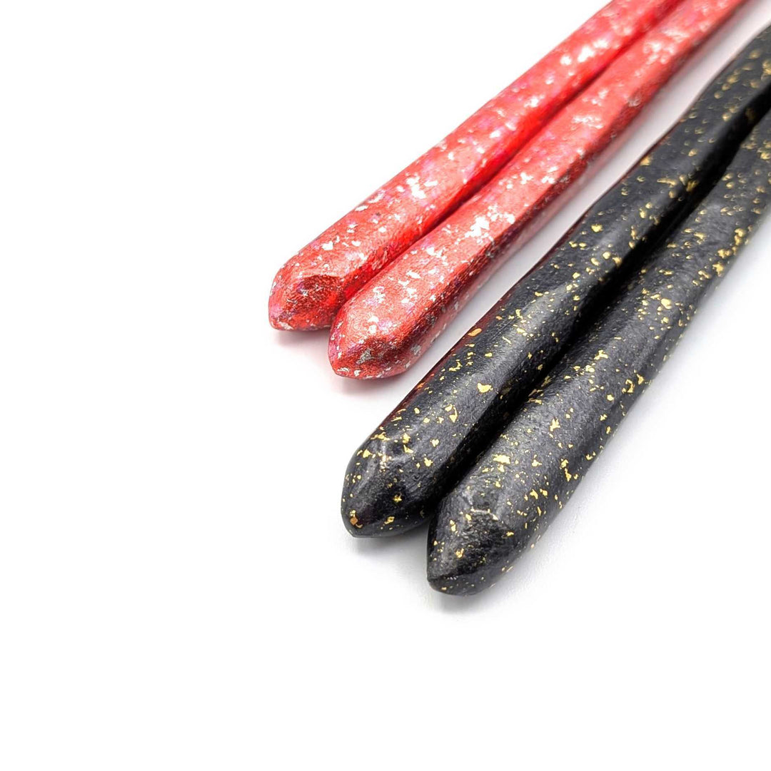 Kyoto Nishijin Foil Carved Ironwood Chopsticks set in a wooden box – Black & Red
