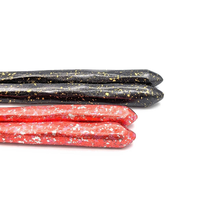 Kyoto Nishijin Foil Carved Ironwood Chopsticks set in a wooden box – Black & Red