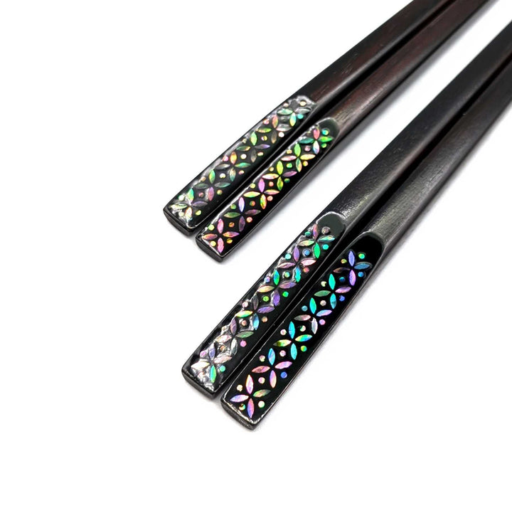 Saga Raden Mother-of-Pearl Inlay Chopsticks set in a wooden box - Shippo Pattern