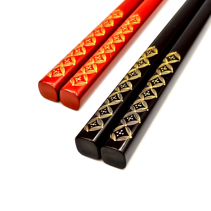 Kawatsura Lacquerware Chopsticks with Textured Dry Lacquer Tips and Seven Treasures Interlocking Ring Design, with Matching Chopstick Rest (Engravable, in Paulownia Box)