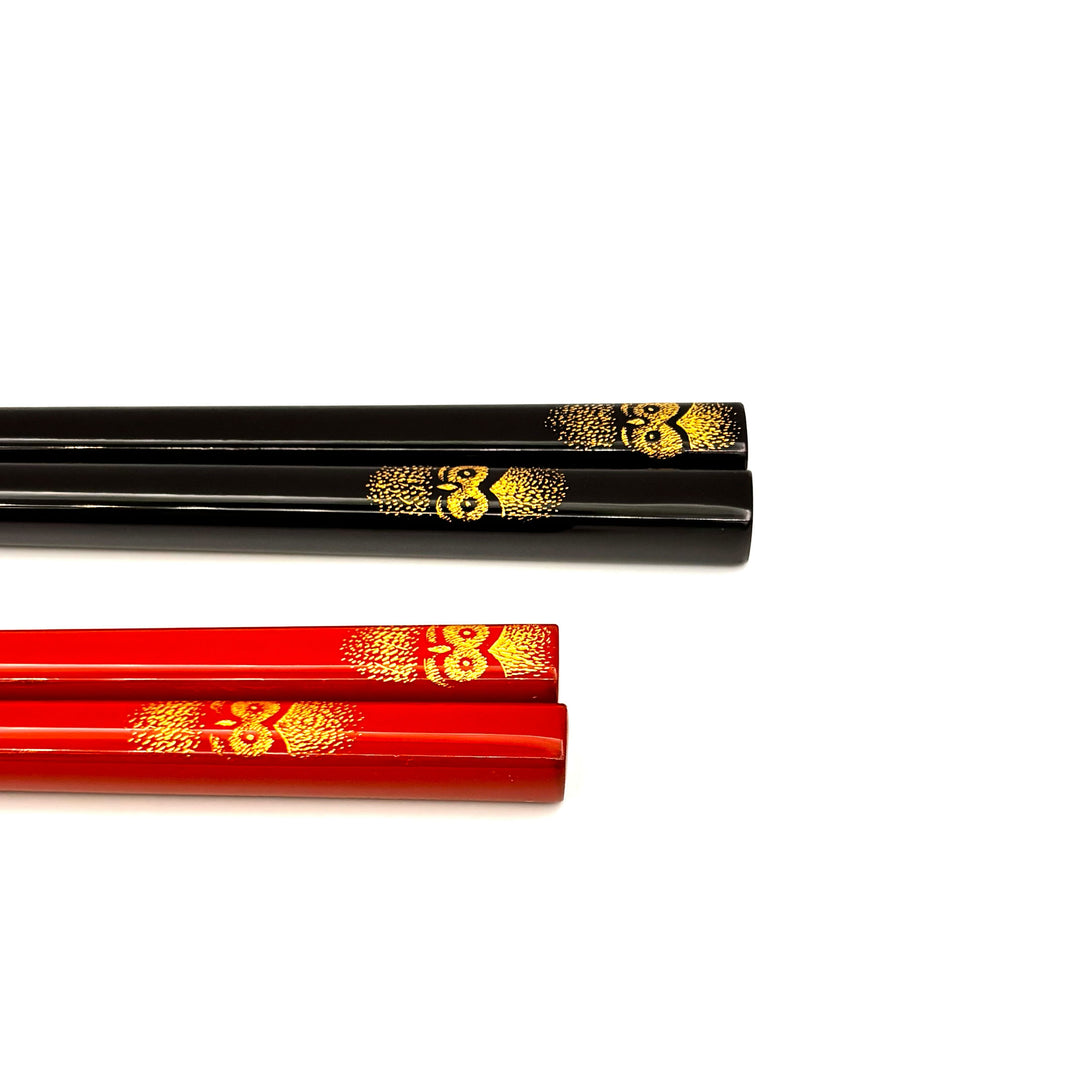Kawatsura Lacquerware Chopsticks with Textured Dry Lacquer Tips and Owl Design, with Matching Chopstick Rest (Engravable, in Paulownia Box)