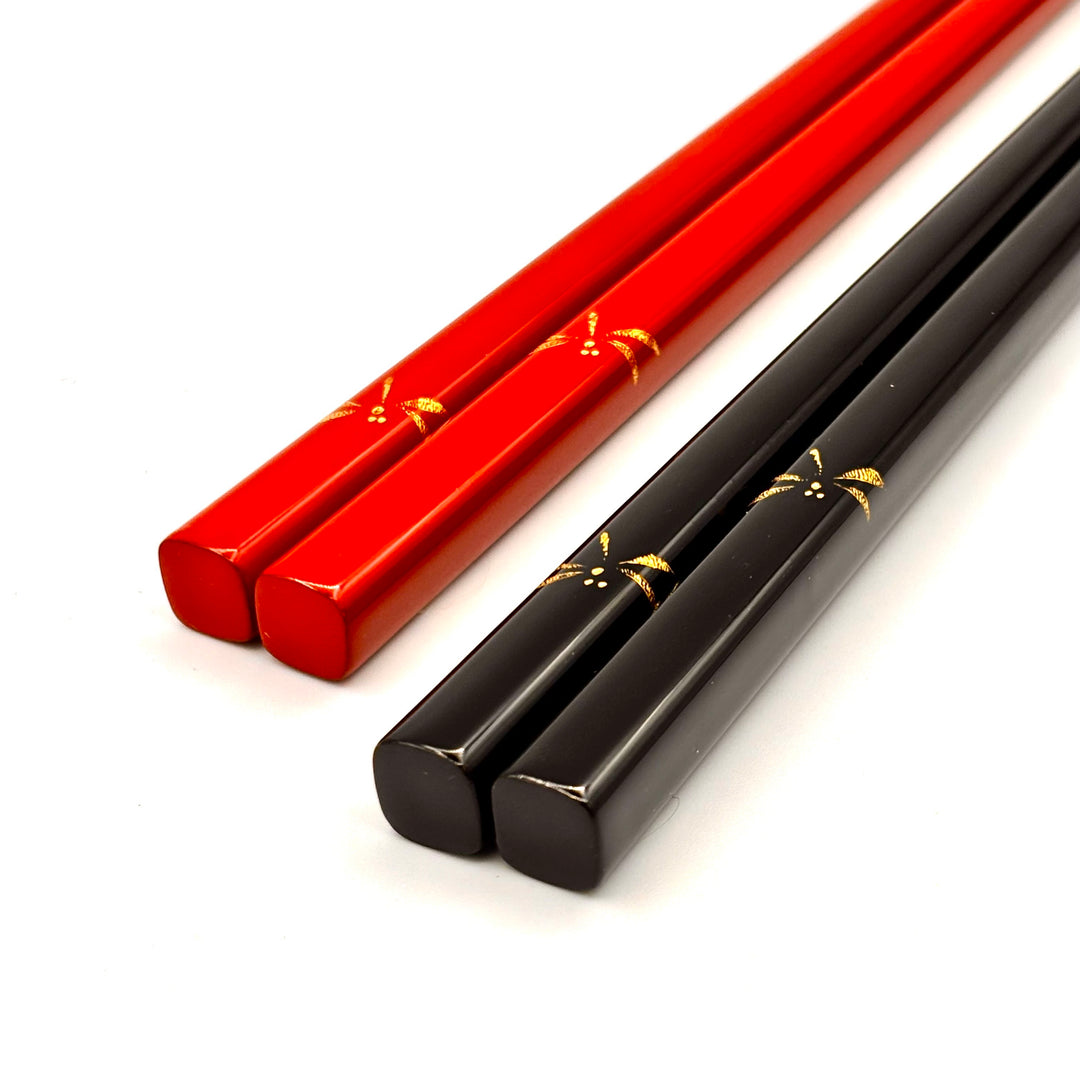 Kawatsura Lacquerware Chopsticks with Textured Dry Lacquer Tips and Dragonfly Motif Design, with Matching Chopstick Rest (Engravable, in Paulownia Box)