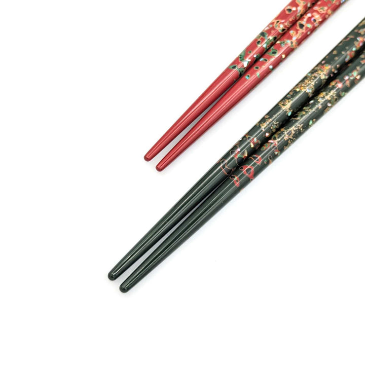 Tsugaru Lacquer Pair Chopsticks -Shell Makie no anti-slip grip on the chopstick tips(Green＆Red)