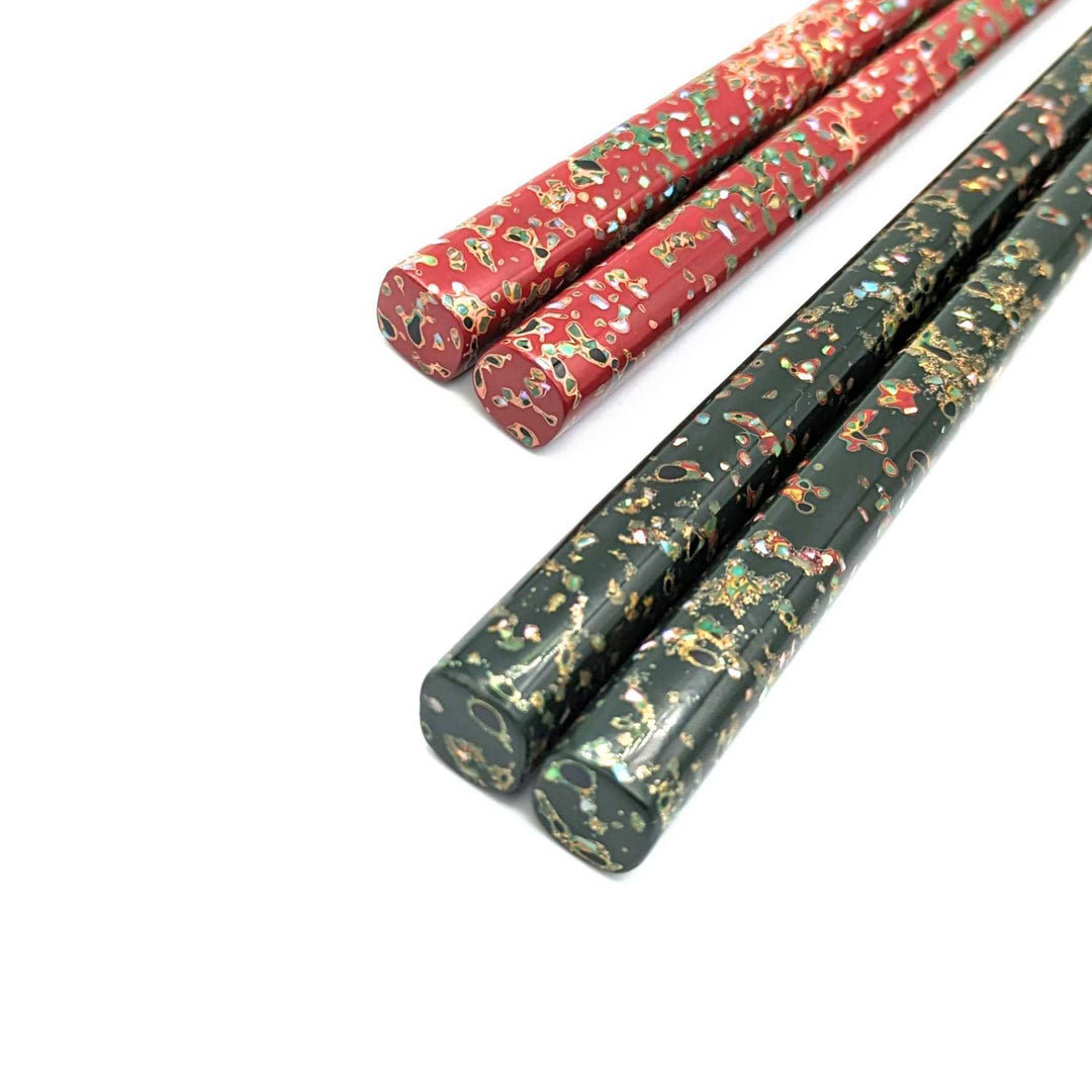 Tsugaru Lacquer Pair Chopsticks -Shell Makie no anti-slip grip on the chopstick tips(Green＆Red)