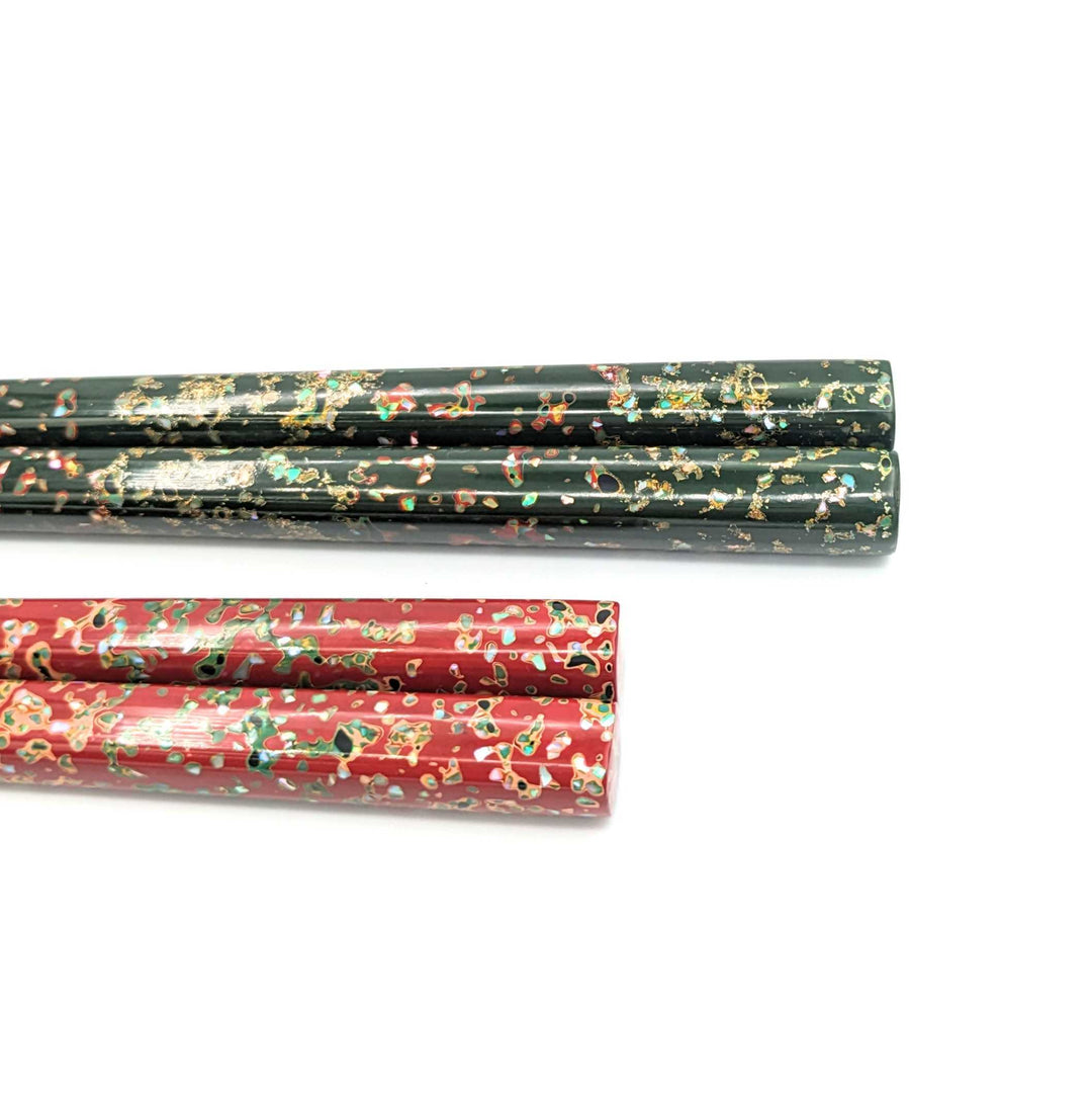 Tsugaru Lacquer Pair Chopsticks -Shell Makie no anti-slip grip on the chopstick tips(Green＆Red)
