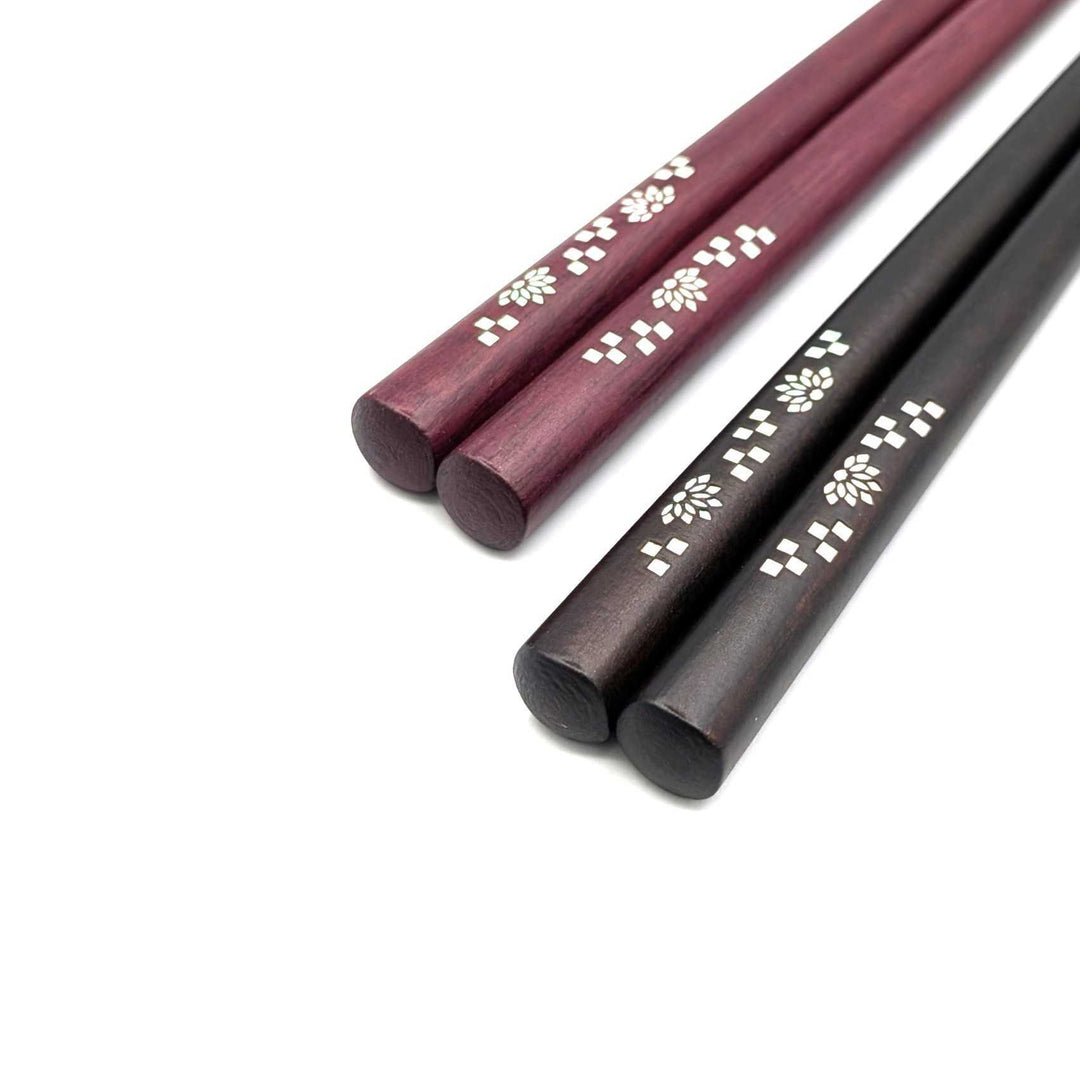 Shell Inlay Chopsticks – Chrysanthemum & Checkerboard Pattern on Ebony & Purpleheart (Engravable)